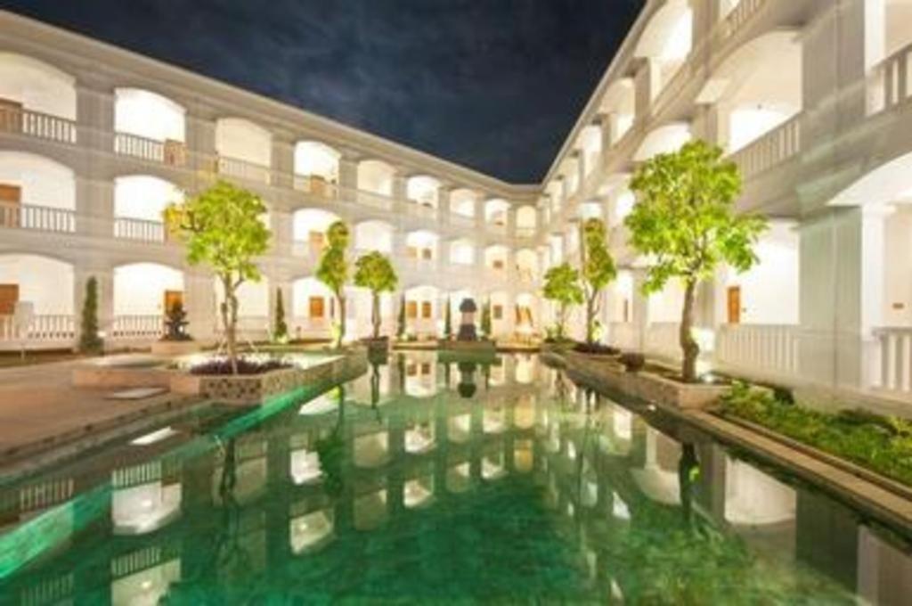 Ammi Cepu Hotel Exterior foto